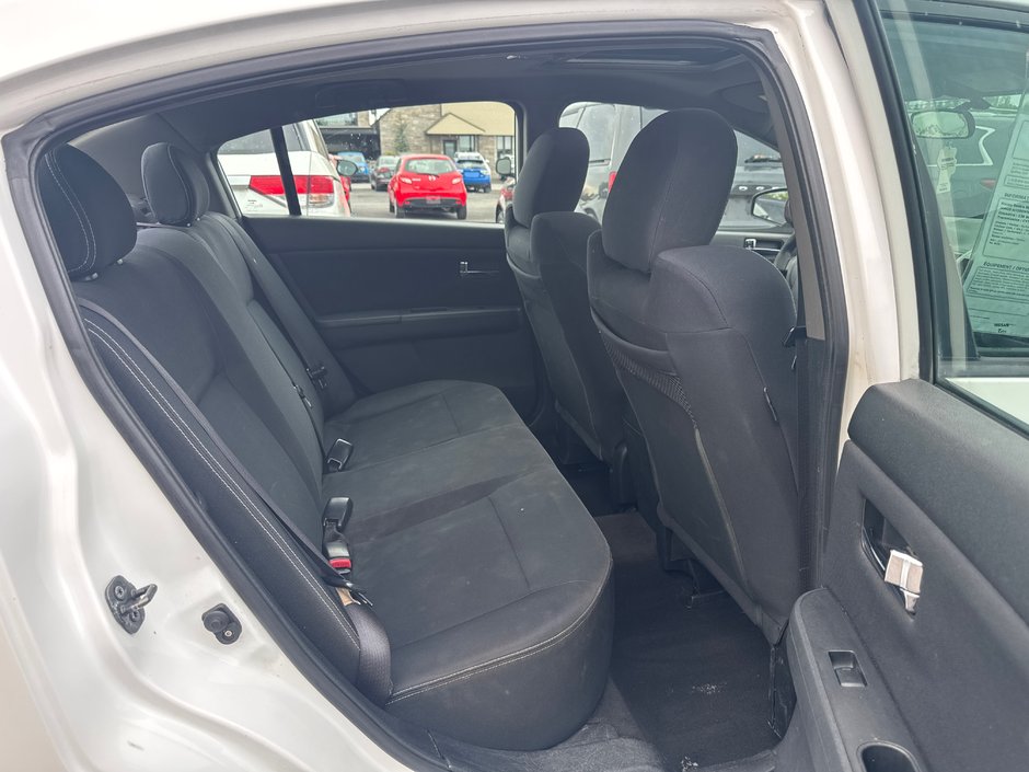 Nissan Sentra SE-R 2010-10