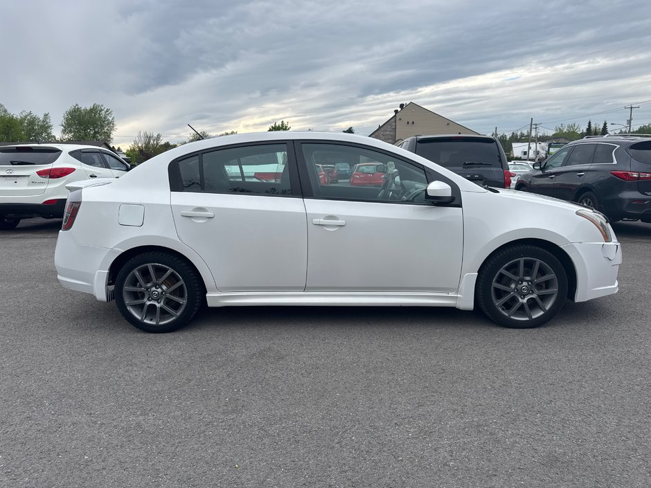 Nissan Sentra SE-R 2010-3