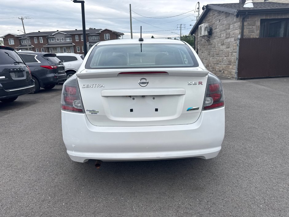 Nissan Sentra SE-R 2010-5