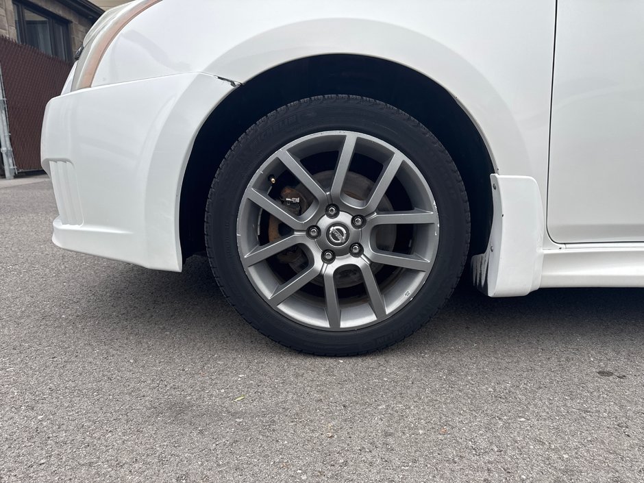 Nissan Sentra SE-R 2010-8