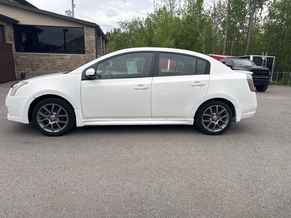 Nissan Sentra SE-R 2010-7