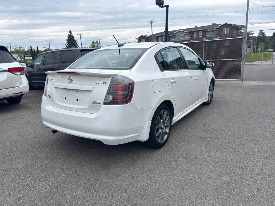 Nissan Sentra SE-R 2010-4