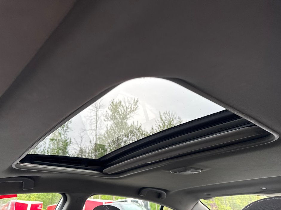 Nissan Sentra SE-R 2010-31