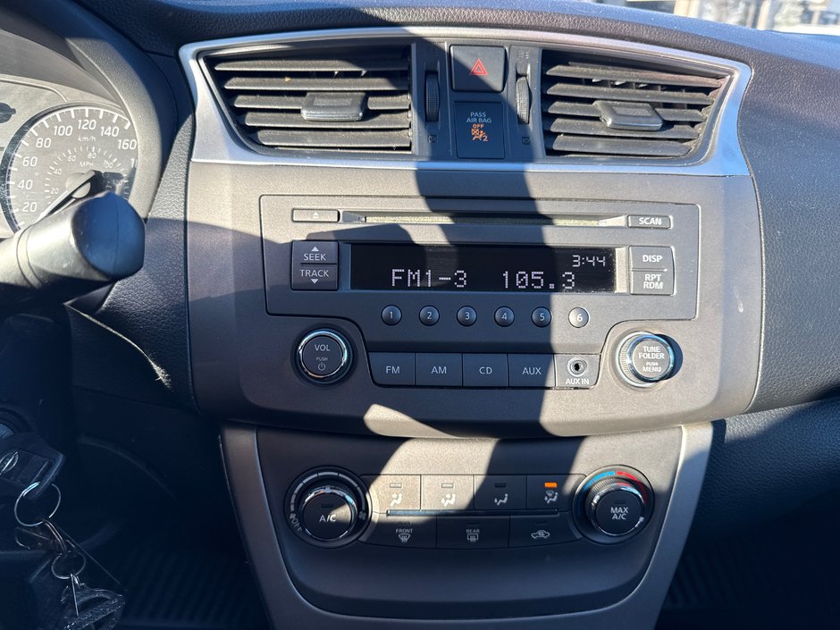 Nissan Sentra  2014-10