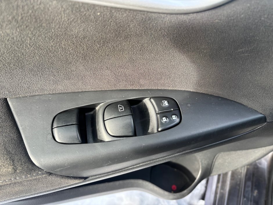 Nissan Sentra SR 2015-9