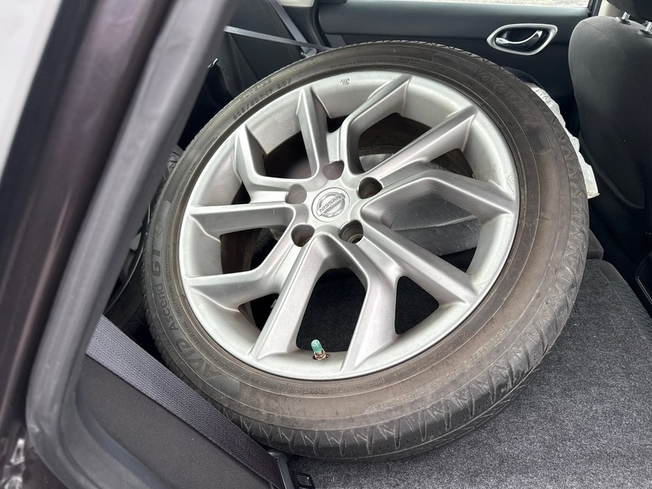 Nissan Sentra  2015-8