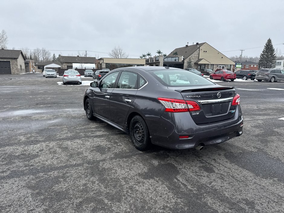 Nissan Sentra  2015-5