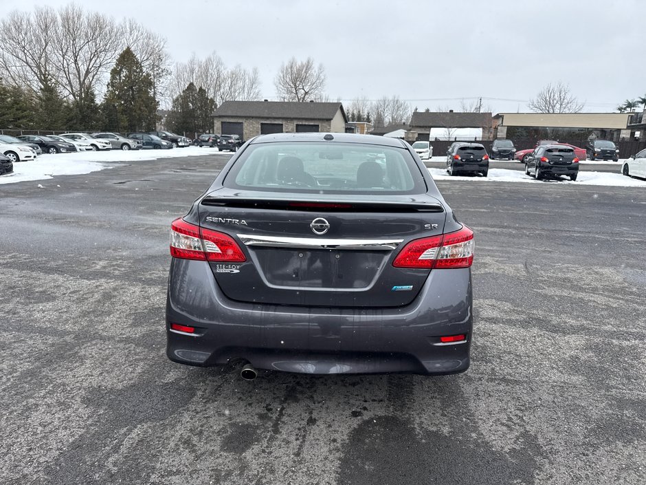 Nissan Sentra  2015-4