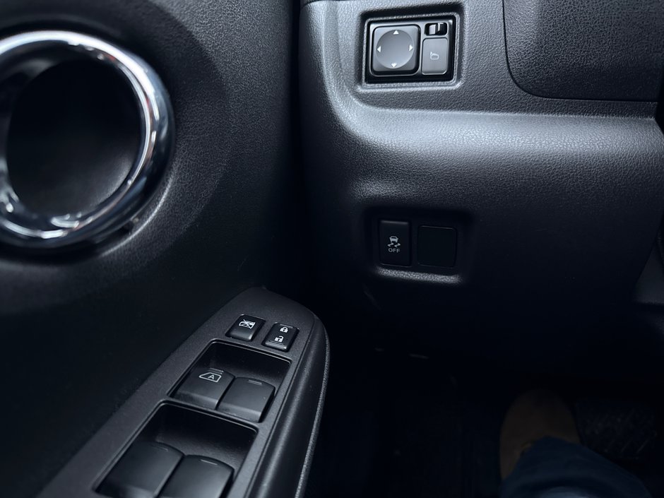 Nissan Versa Note SV 2015-20