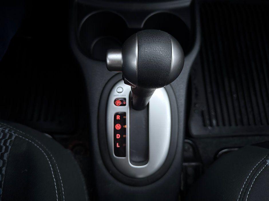 Nissan Versa Note SV 2015-28