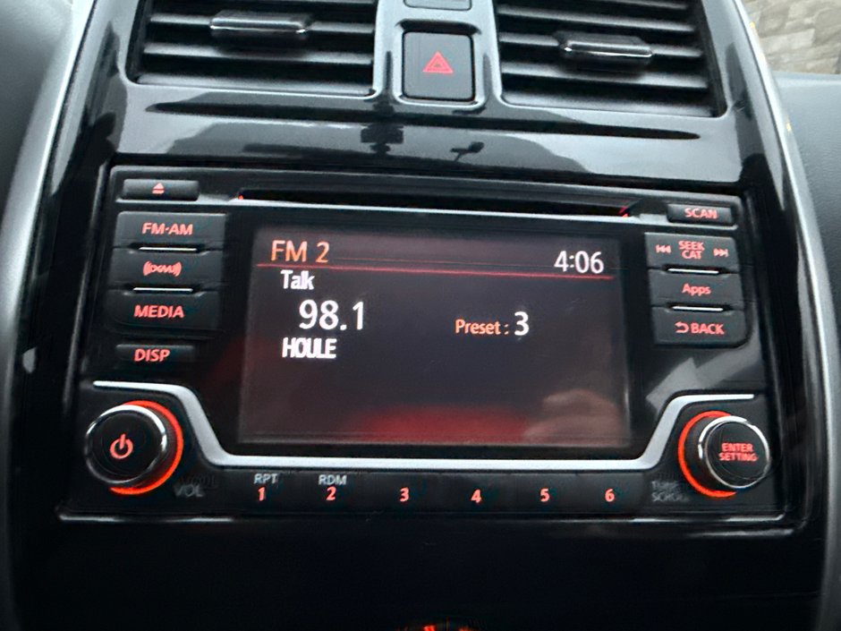 Nissan Versa Note SV 2015-25