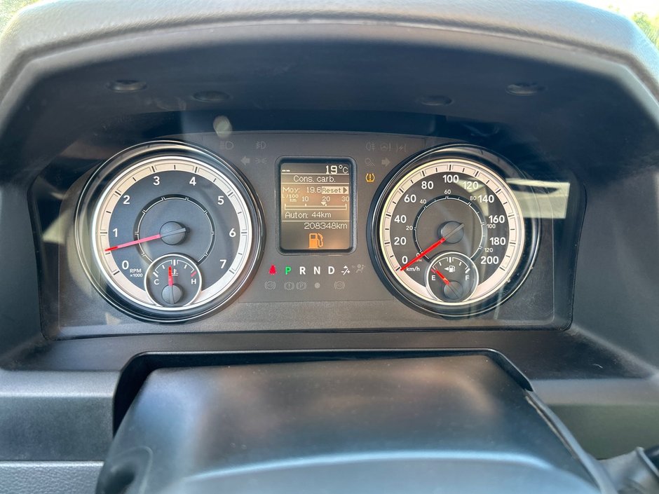 Ram 1500 SXT 2017-13