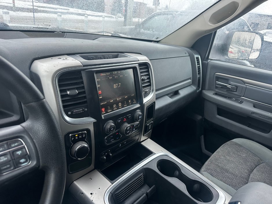 Ram 1500 SLT 2017-15