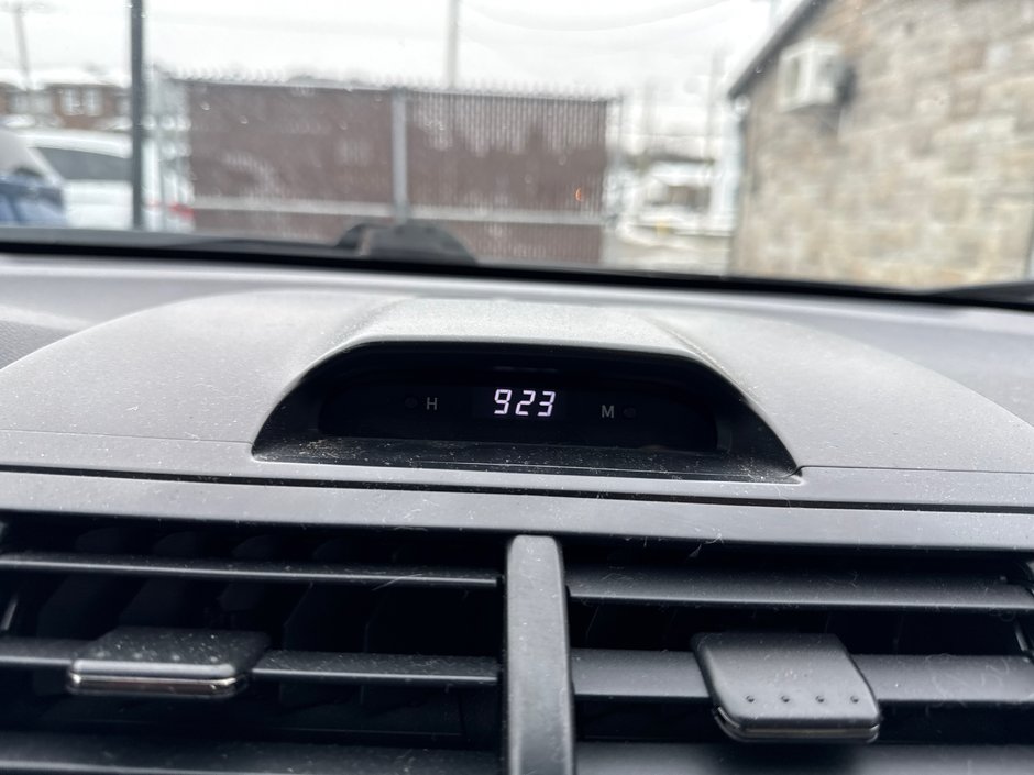 Toyota Camry LE 2012-26