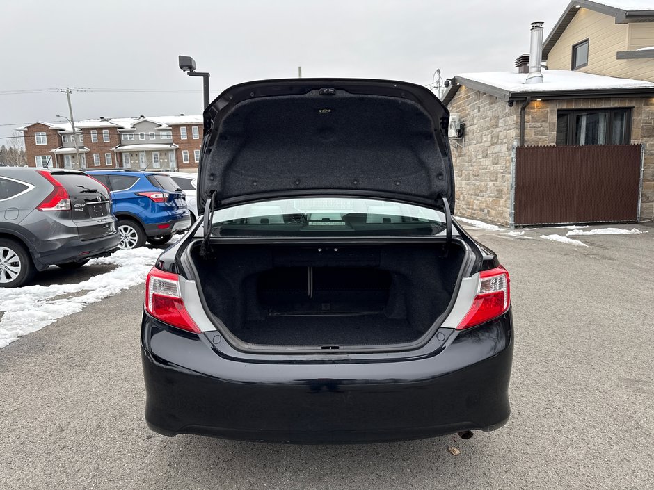 Toyota Camry LE 2012-9