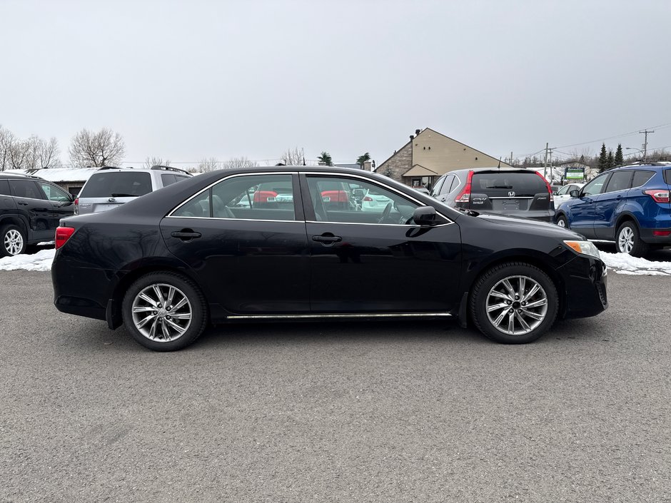 Toyota Camry LE 2012-1