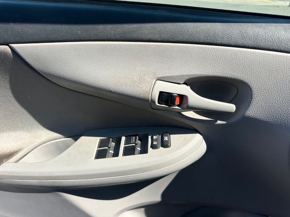 2013 Toyota Corolla LE-4