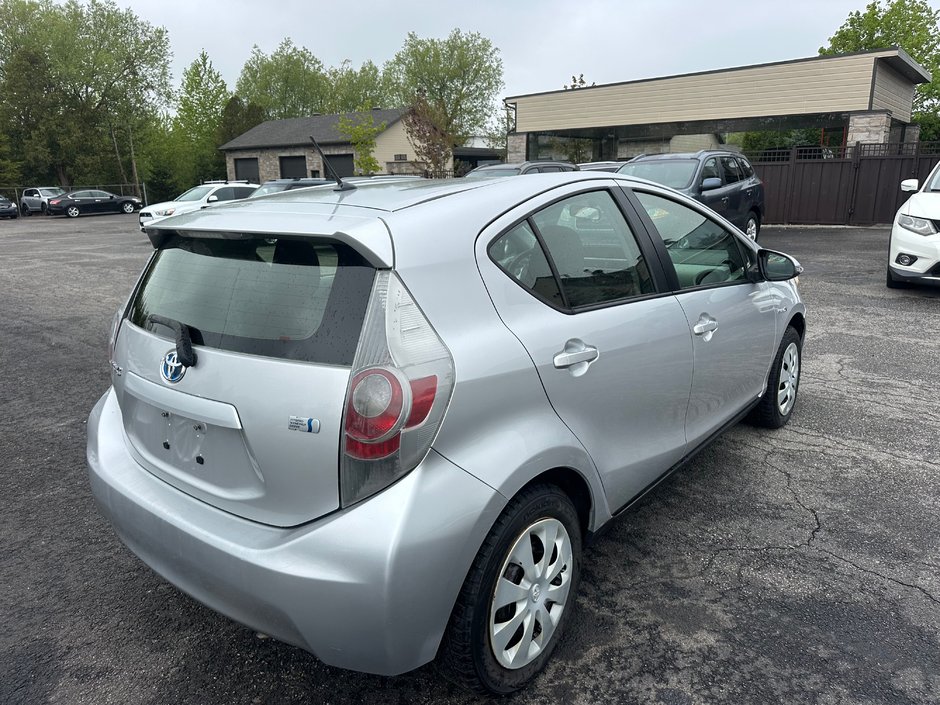 2012 Toyota Prius c Technology-3