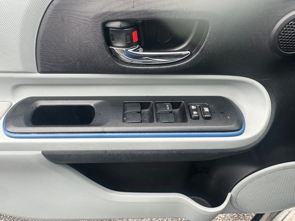 2012 Toyota Prius c Technology-6