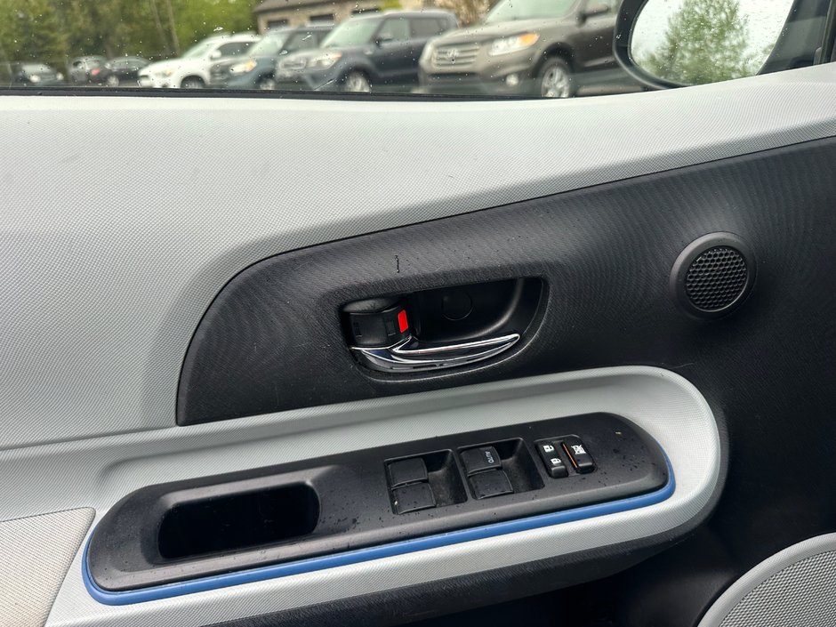 2012 Toyota Prius c Technology-9