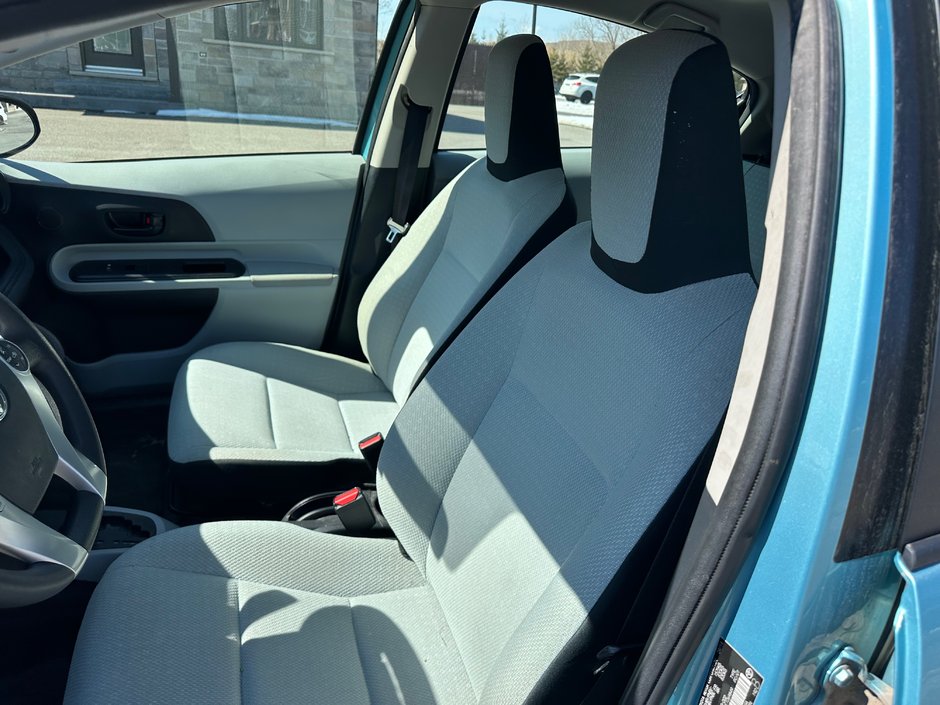 2014 Toyota Prius c-5