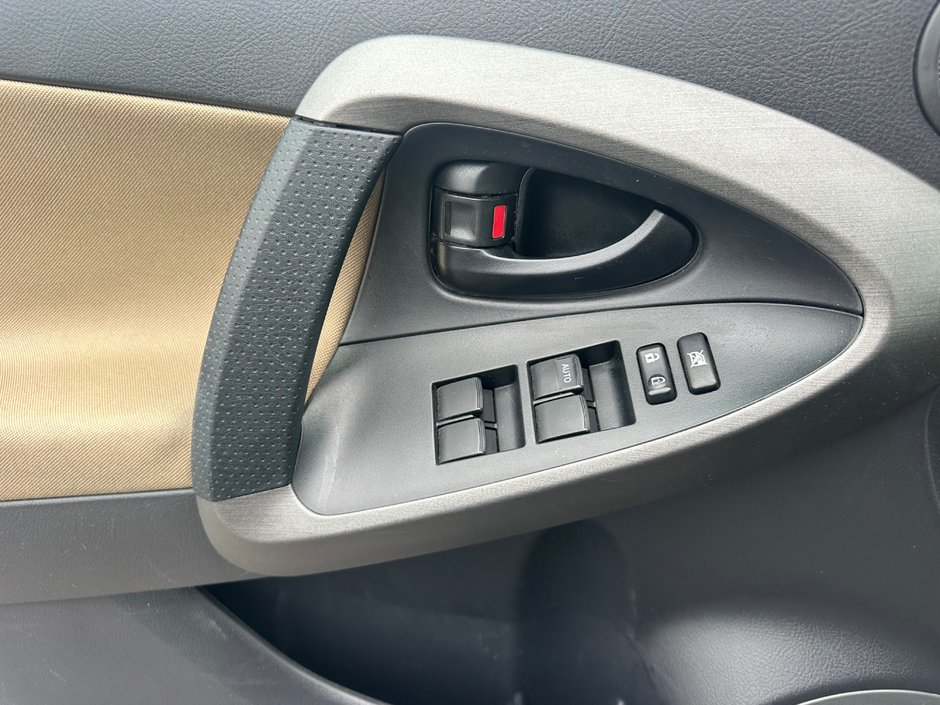 2011 Toyota RAV4 AWD-4