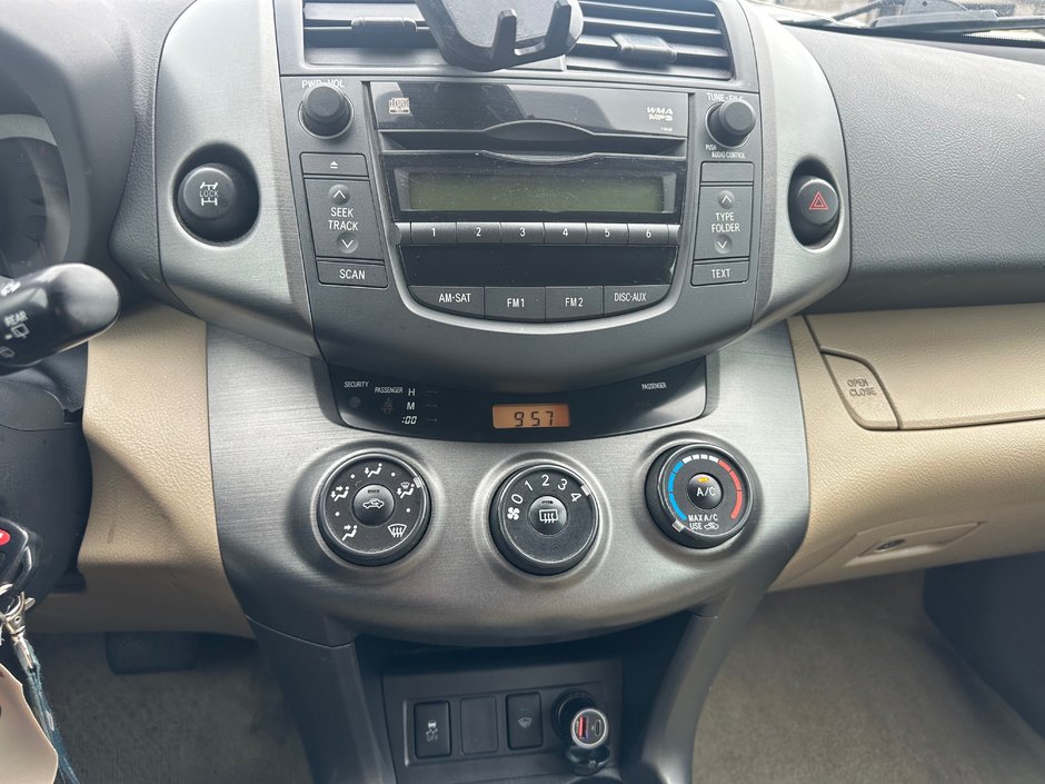 2011 Toyota RAV4 AWD-9