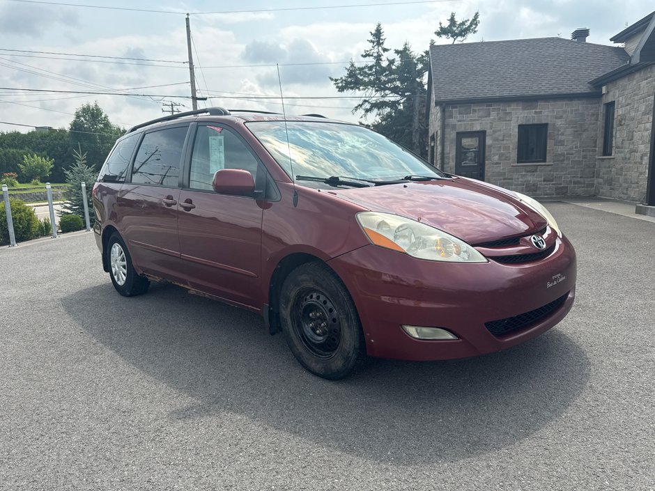 Toyota Sienna LE 2008-0