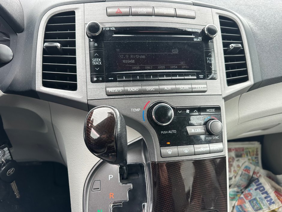 Toyota Venza  2012-6