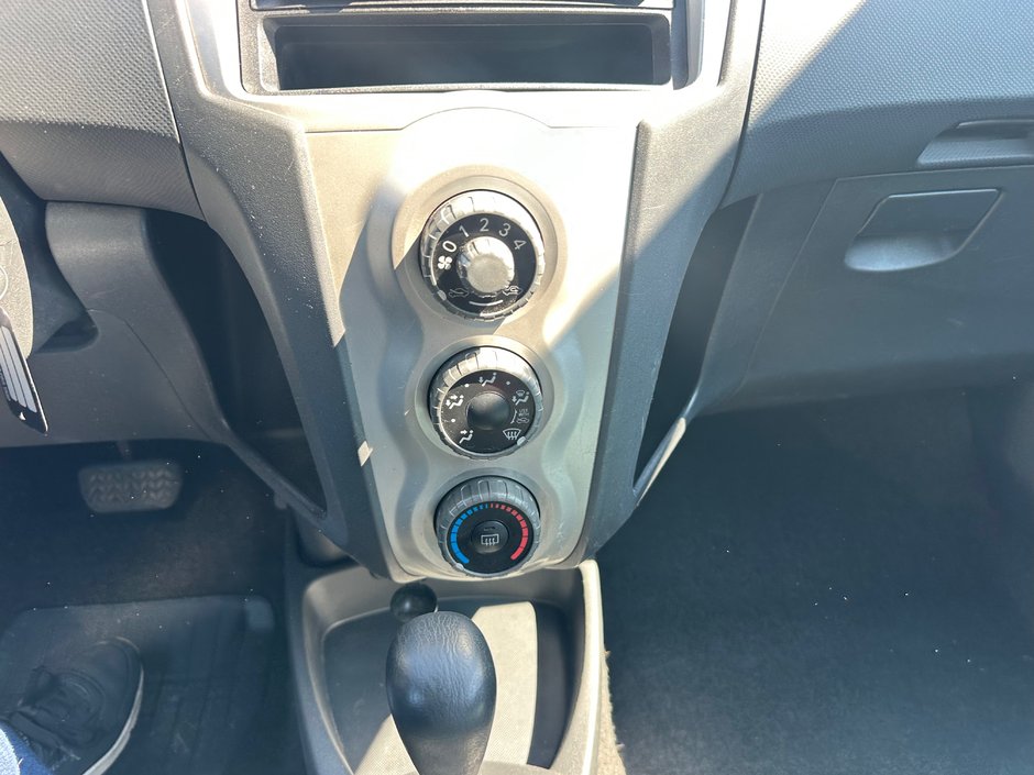 Toyota Yaris  2007-7