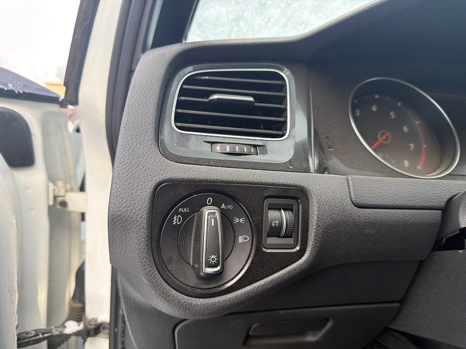 2015 Volkswagen Golf GTI Autobahn-10