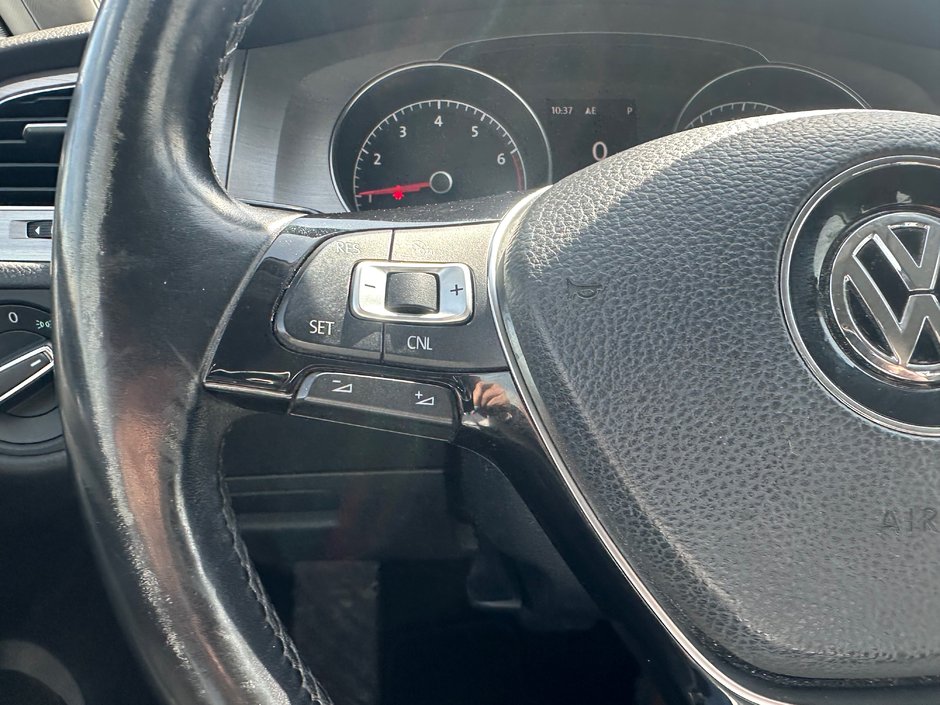 2015 Volkswagen Golf TSI-10