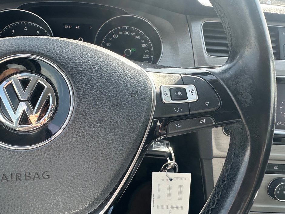 2015 Volkswagen Golf TSI-11