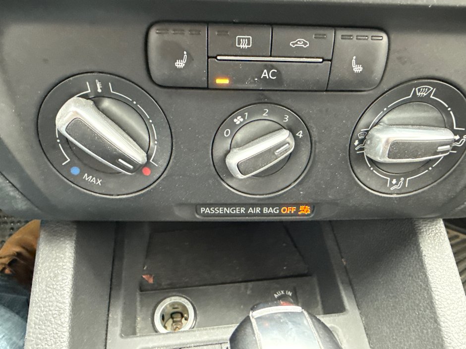 Volkswagen Jetta TRENDLINE PLUS 2012-18