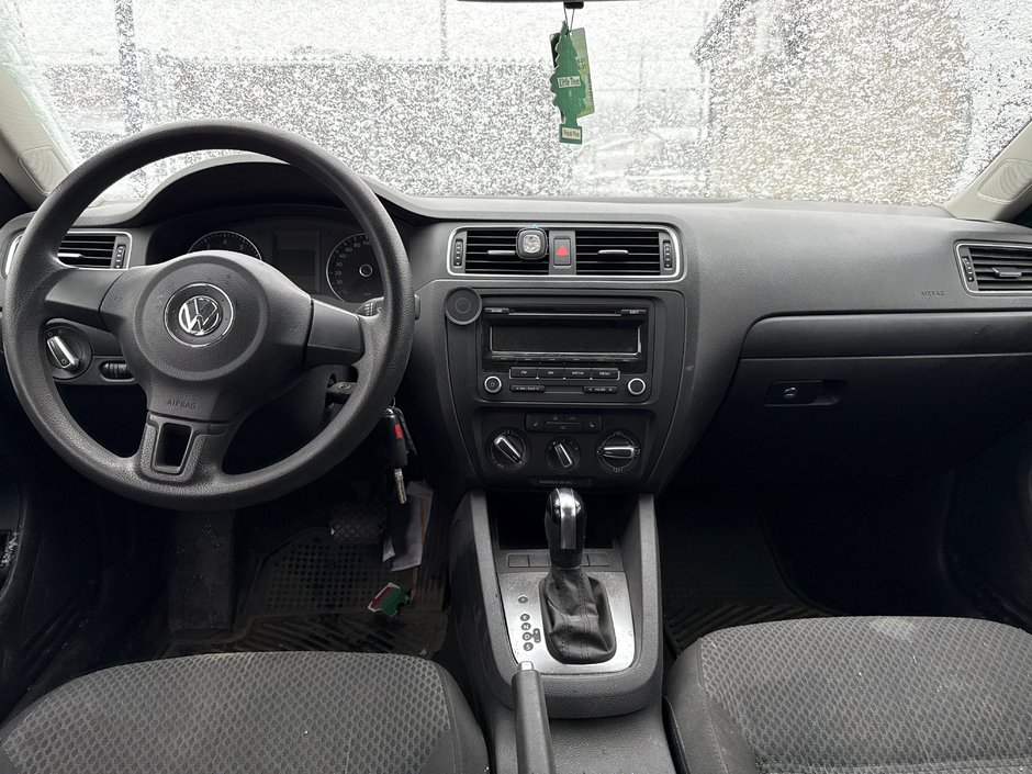 Volkswagen Jetta TRENDLINE PLUS 2012-9