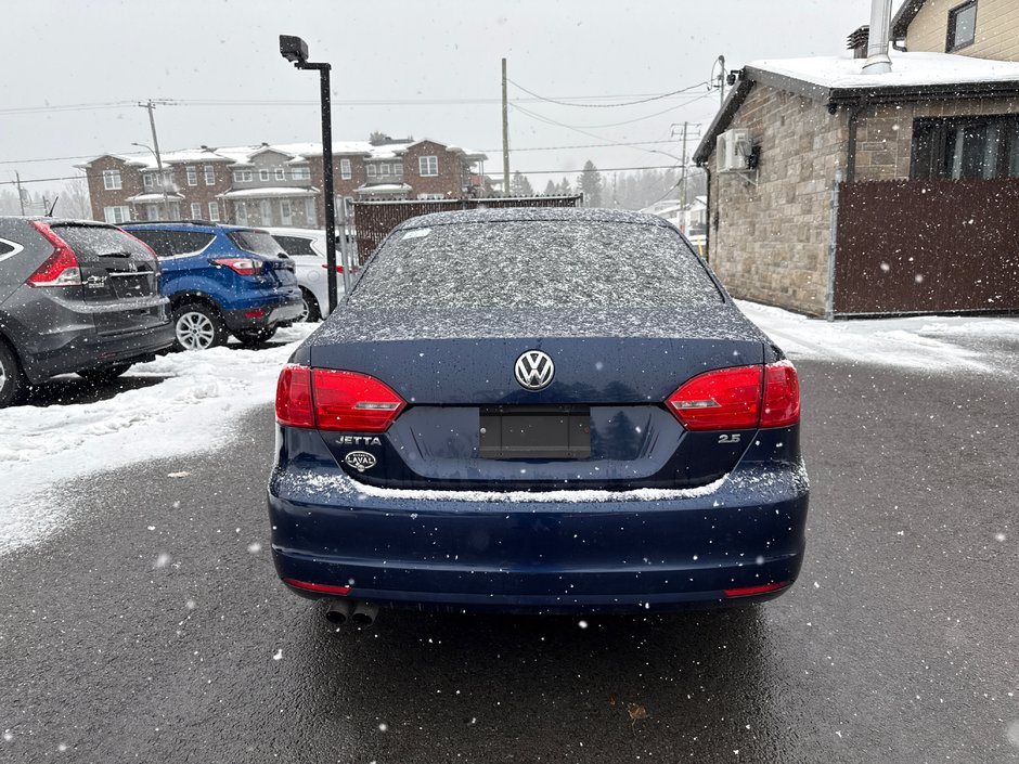 Volkswagen Jetta TRENDLINE PLUS 2012-2