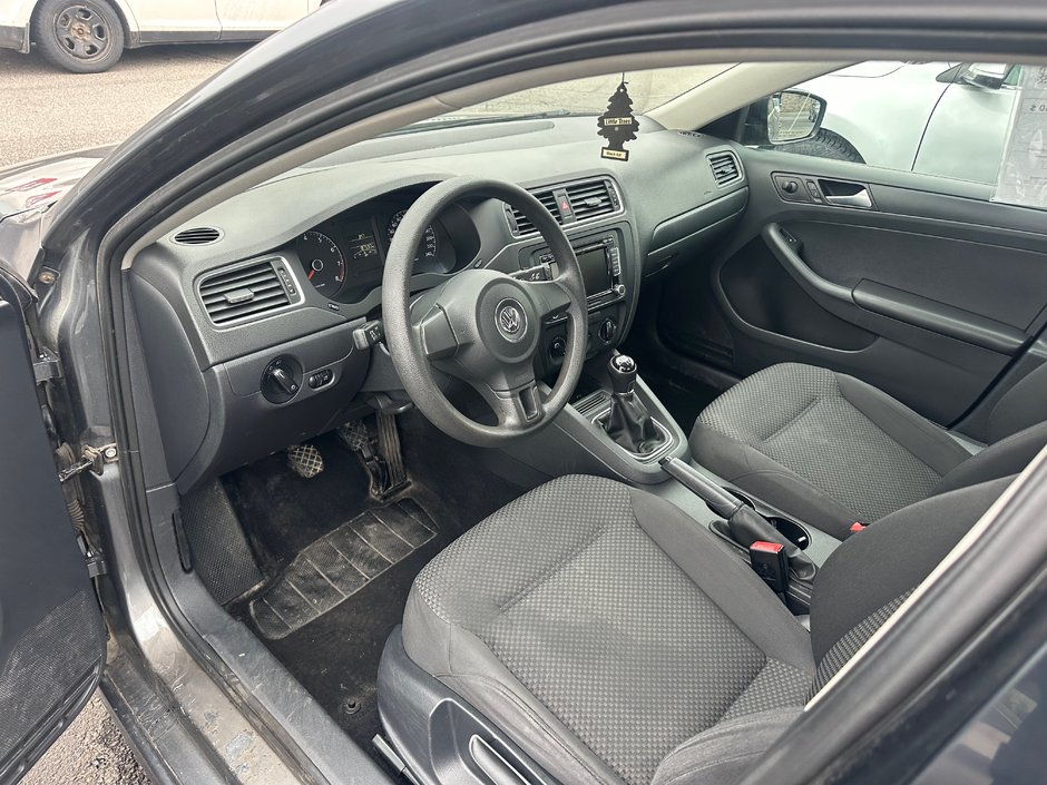 Volkswagen Jetta Sedan TRENDLINE 2014-11