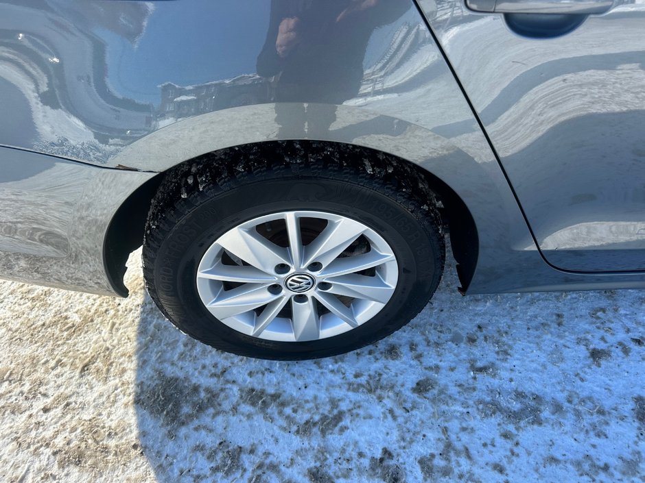 Volkswagen Jetta Sedan TRENDLINE 2014-4