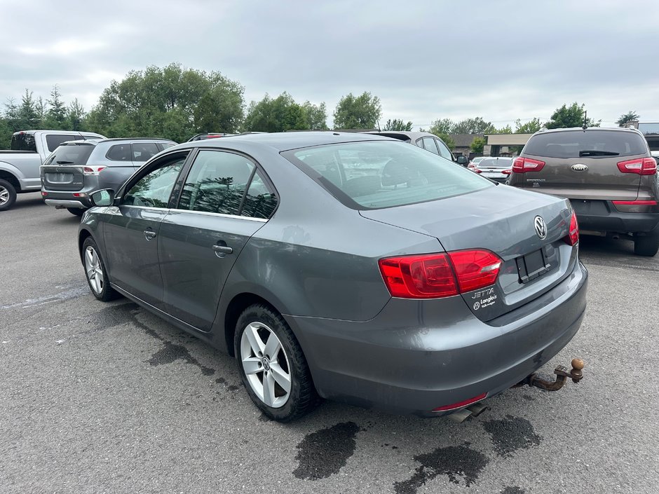 Volkswagen Jetta Sedan COMFORTLINE 2014-3