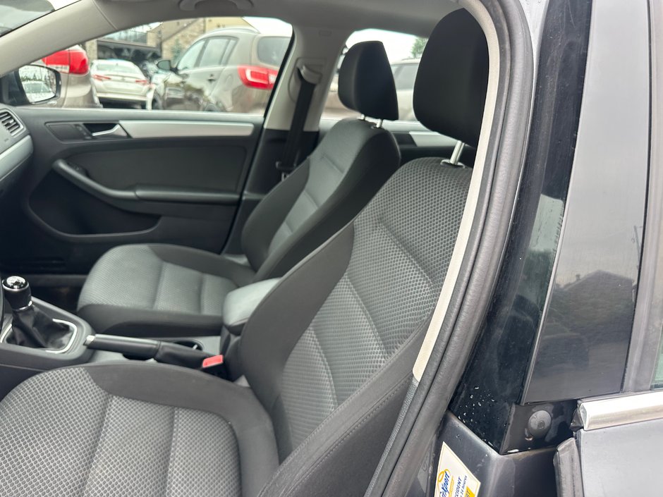 Volkswagen Jetta Sedan COMFORTLINE 2014-6