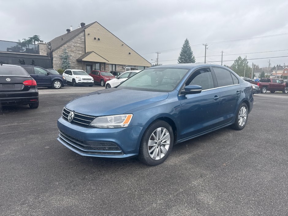 Volkswagen Jetta Sedan COMFORTLINE 2016-1