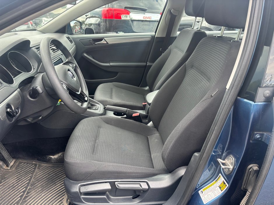 Volkswagen Jetta COMFORTLINE 2016-8