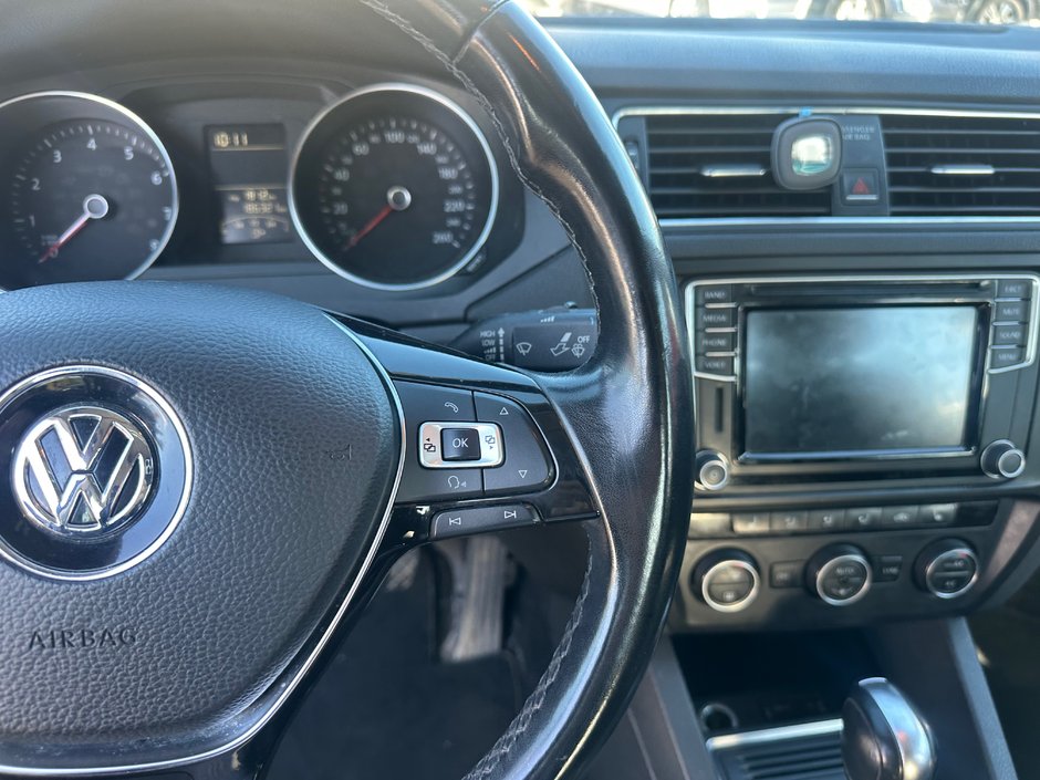 Volkswagen Jetta COMFORTLINE 2016-9