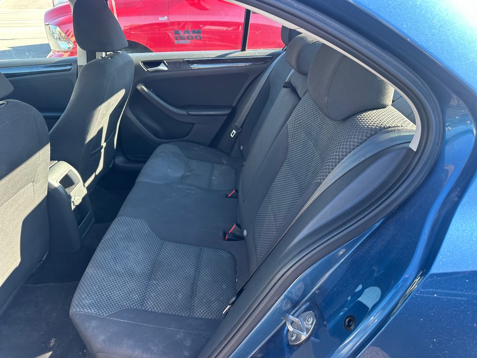 Volkswagen Jetta COMFORTLINE 2016-3