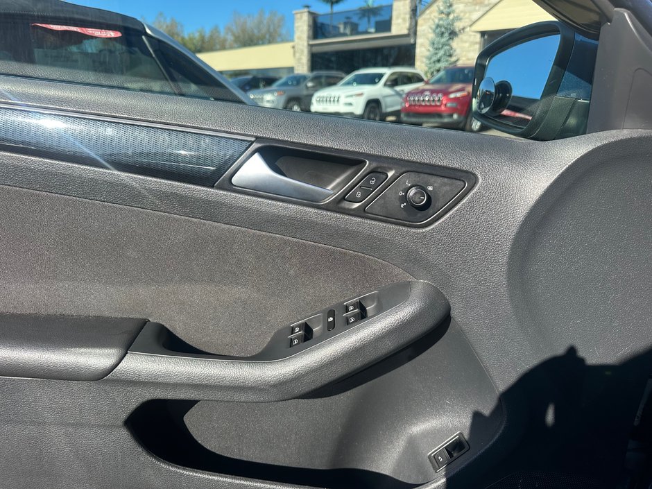 Volkswagen Jetta COMFORTLINE 2016-5