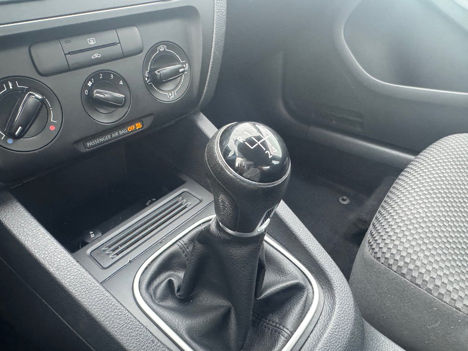 Volkswagen Jetta TRENDLINE 2014-12