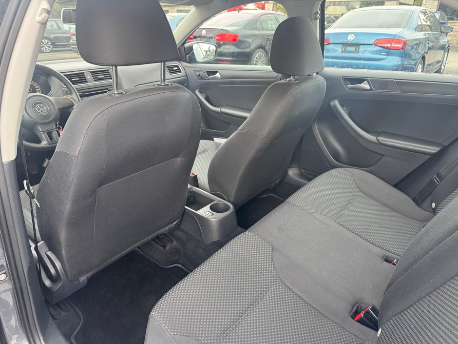 Volkswagen Jetta TRENDLINE 2014-13