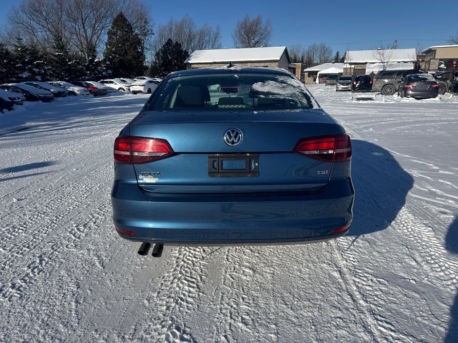 Volkswagen Jetta COMFORTLINE 2016-4