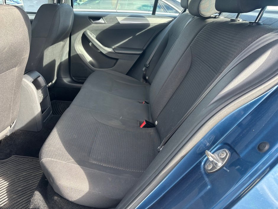 Volkswagen Jetta COMFORTLINE 2016-12