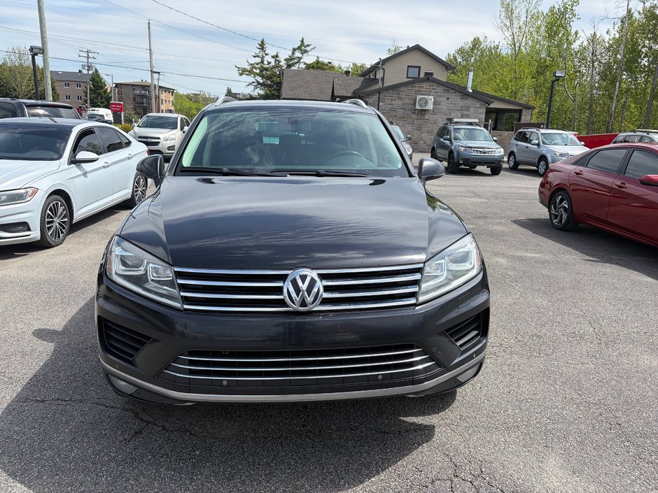 2016 Volkswagen Touareg Highline-1